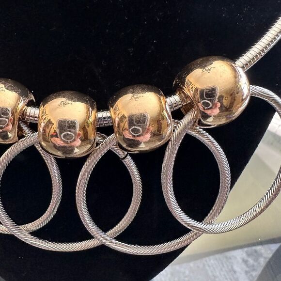 Beautiful loop Rope necklaces with earrings. One Gold set,one Silver & Gold set - Picture 4 of 10